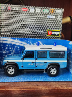 Land Rover Defender polizia